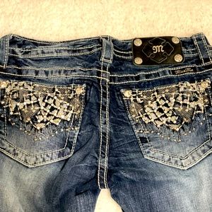 (Sold) Miss Me Cuffed Capri pants size 27